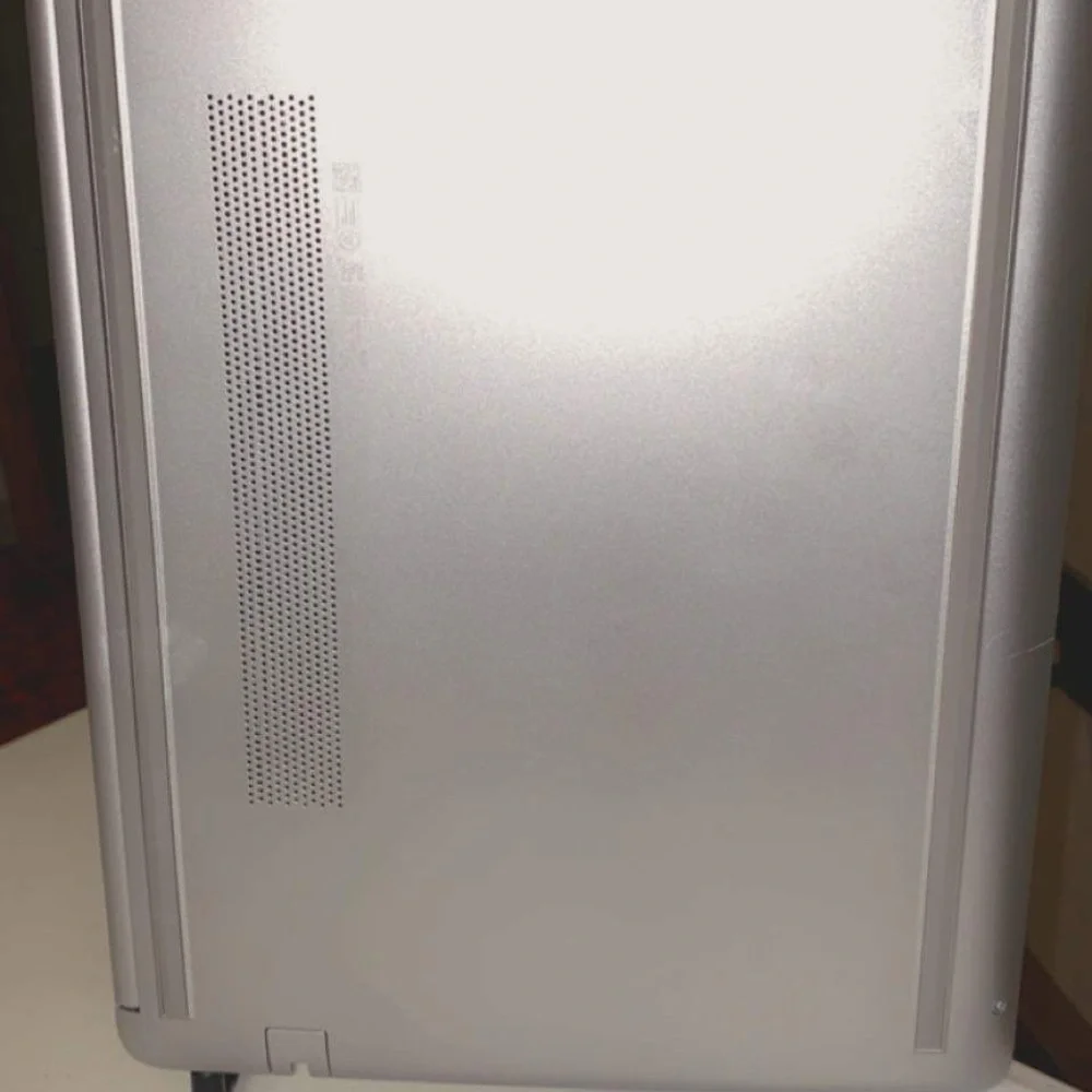 15” SILVER HP LAPTOP.